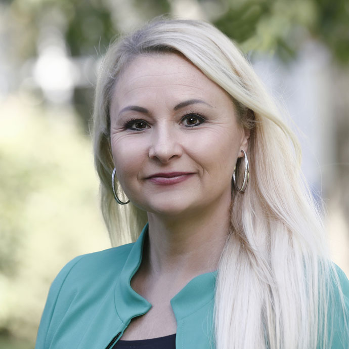 Susan-Wild_690x690px